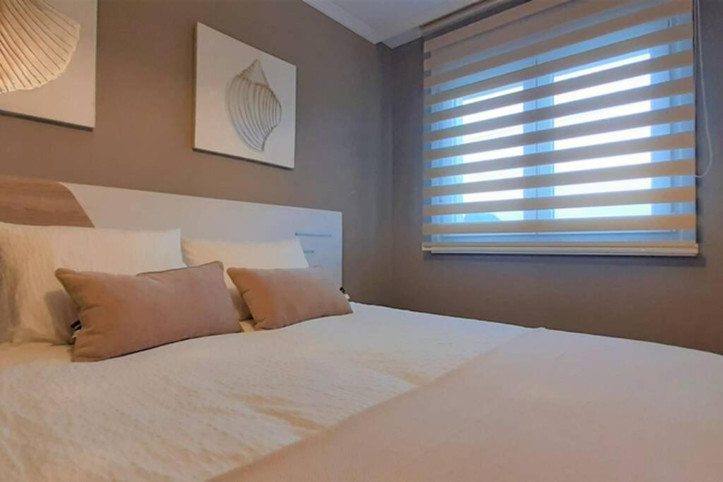 Apartamento Playa Foz Con Piscina Y Parking 010 Apartment Bagian luar foto