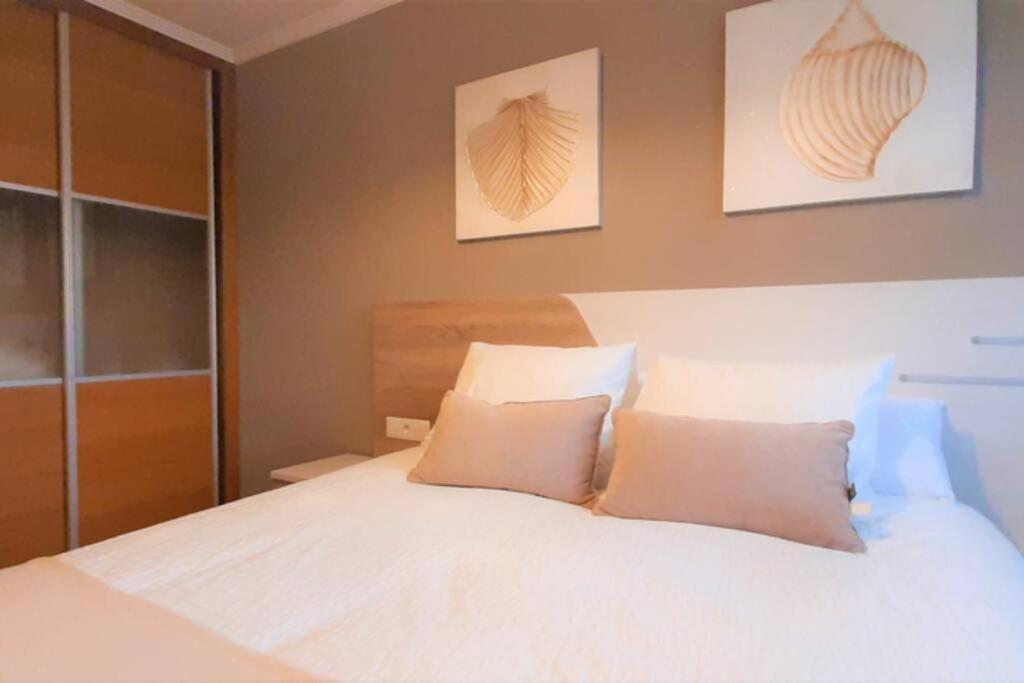 Apartamento Playa Foz Con Piscina Y Parking 010 Apartment Bagian luar foto